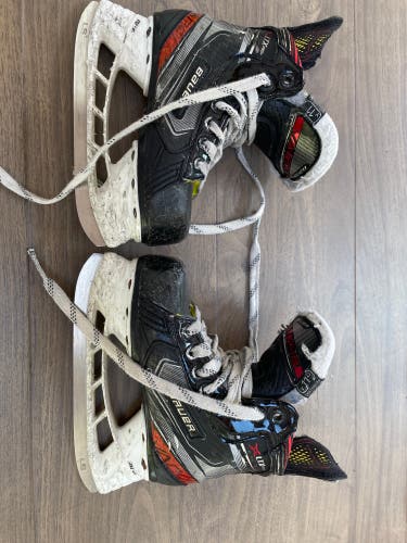 Bauer Vapor Hockey Skates Regular Width 11 (Used)
