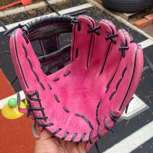 2023 Wilson A2000 1786 RH Infield Baseball Glove 11.5" (Used)