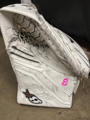 White Junior Brian's G-Netik X5 Goalie Gloves & Blockers Regular (Used)