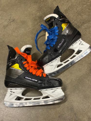 Intermediate Bauer Supreme 3S Pro Hockey Skates Size 5 (Used)