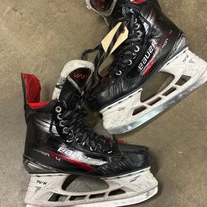 Intermediate Bauer Vapor X4 Hockey Skates 6 (Used)