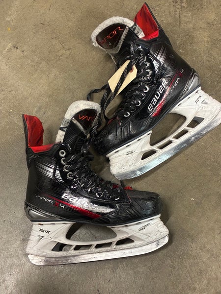 Intermediate Bauer Vapor X4 Hockey Skates 6 (Used)
