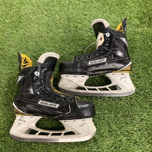 Junior Bauer Supreme S180 Hockey Skates Regular Width Size 3 (Used)