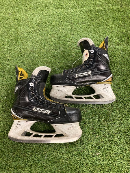 Junior Bauer Supreme S180 Hockey Skates Regular Width Size 3 (Used)