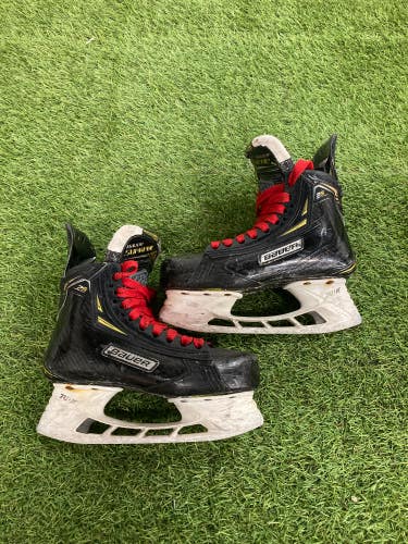 Junior Bauer Supreme 2S Pro Hockey Skates Extra Wide Width Size 4 (Used)