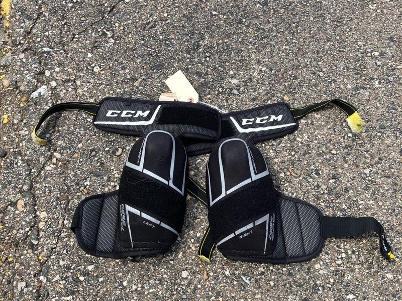 Senior Large CCM Tacks 9550 Elbow Pads (Used)