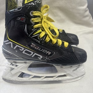 Junior Size 2.5 Bauer Vapor 3X Ice Hockey Skates.