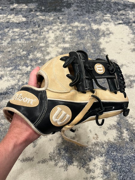 Wilson A2000 RH Infield Baseball Glove 11.75" (Used)