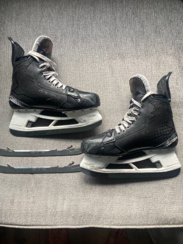 2024 Bauer Supreme Shadow Hockey Skates 8.5 (Used)