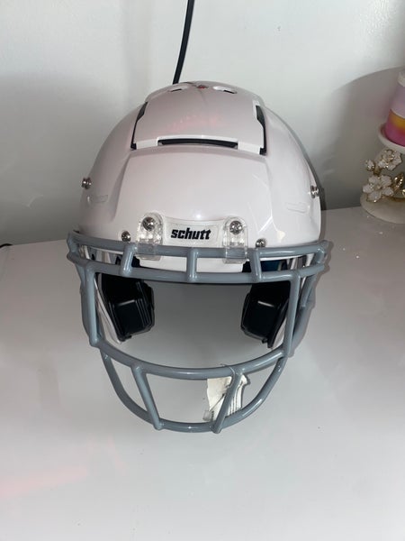 Medium Youth Schutt F7 LX1 Helmet (New)