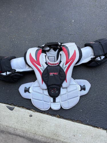 Large  Vaughn Epic 8404 Goalie Chest Protector  (Used)