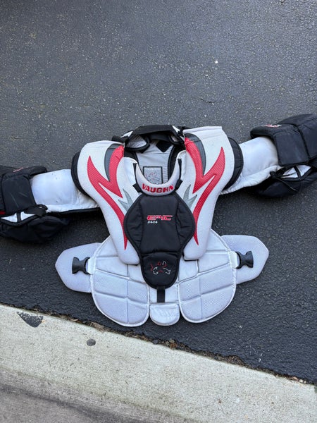 Large  Vaughn Epic 8404 Goalie Chest Protector  (Used)