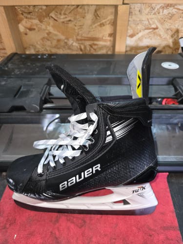 Bauer Vapor Hyperlite 2 Pro Stock Hockey Skates NEW 10.5 D NHL (13311) LIGHT USED