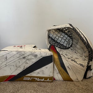 Adin hill Vegas golden knights pro stock 2022-23 away glove and blocker.(used)