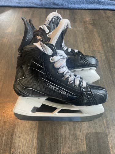 2024 Bauer Supreme M50 Pro Hockey Skates Wide Width Size 4.5 (Used)