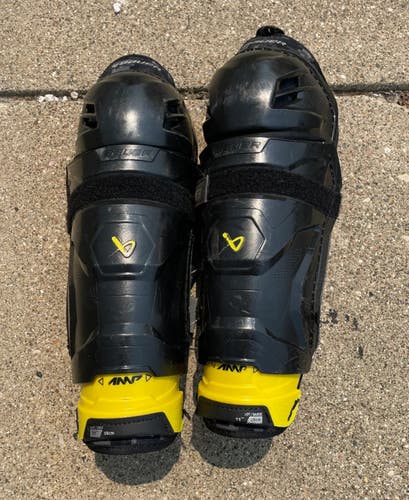 Junior Bauer Supreme M3 Shin Pads 11"