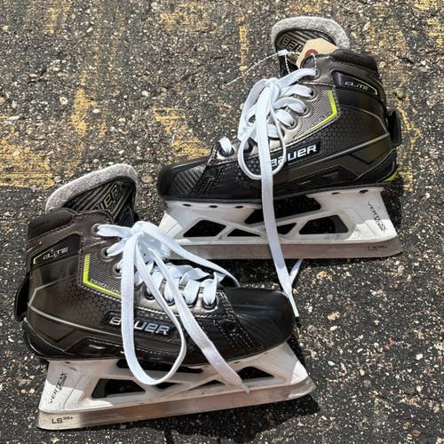 Bauer Elite Hockey Goalie Skates Regular Width Size 2.5 (Used)
