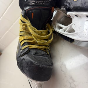 2023 CCM Super Tacks AS3 Hockey Skates Regular Width Size 3 (Used)