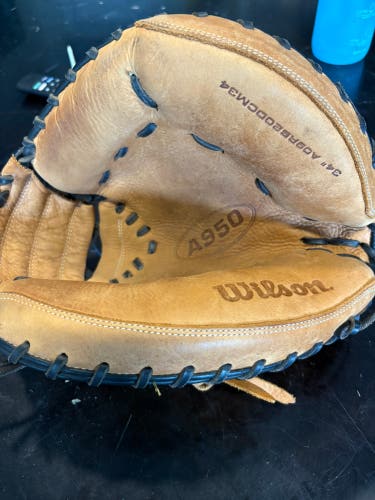 Wilson RH Catcher's A950 Baseball Glove 34" (Used)