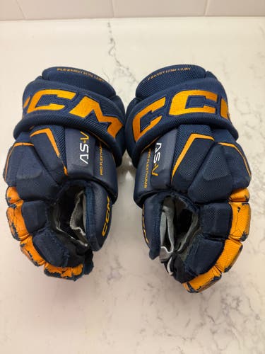 CCM As-v Gloves 11" (Used)