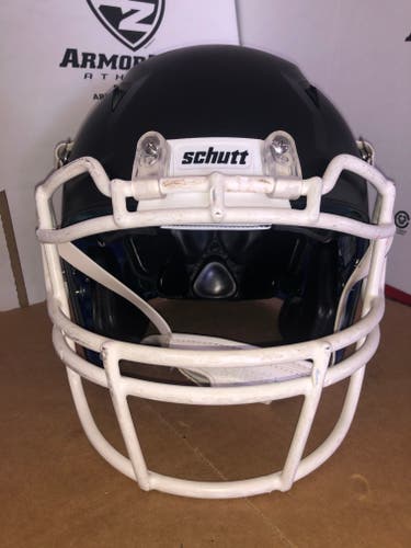 USED SCHUTT VENGEANCE PRO - MEDIUM - FLAT BLACK