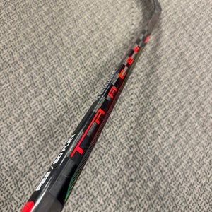 Bauer Red Nexus Tracer 50 Flex P28 Curve right hand stick