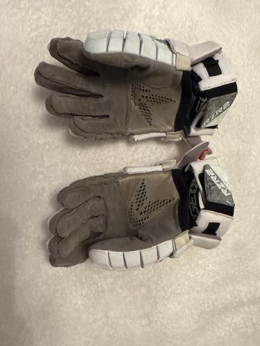 STX Surgeon RZR2 Lacrosse Gloves Extra Large (Used)