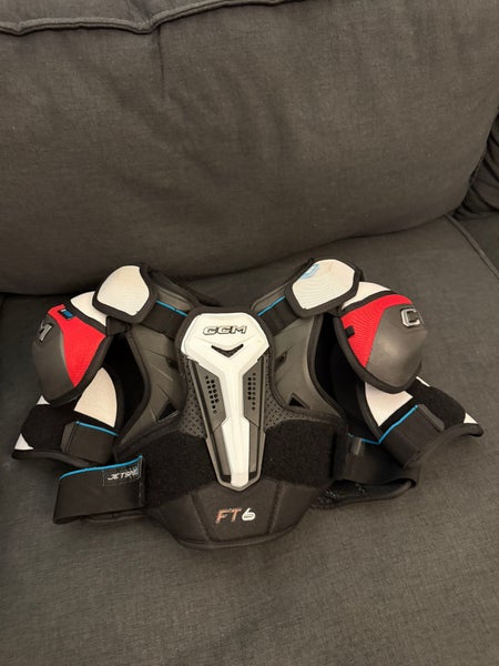 Large Junior CCM JETSPEED FT6 Shoulder Pads (Used)