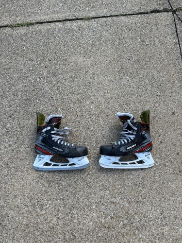 Bauer Vapor X2.9 Hockey Skates Regular Width  8 (Used)
