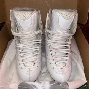 Jackson Ultima Figure Skates C Adult 5 (New)