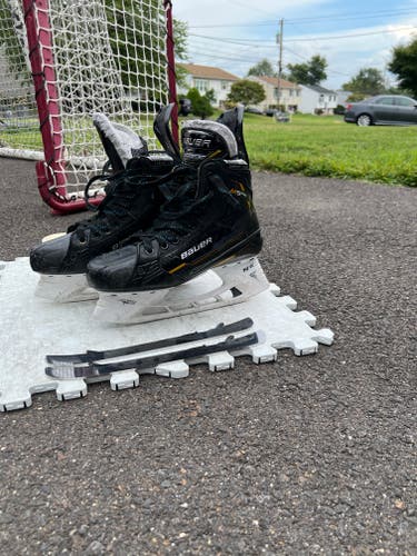 2024 Bauer Supreme M5 Pro Hockey Skates 6 (Used)