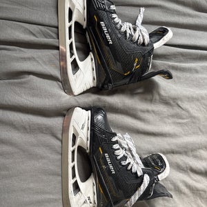 2024 Bauer Supreme M5 Pro Hockey Skates Regular Width 5 (Used)