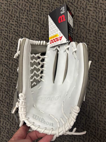 Wilson A1000 12.5” Softball Glove