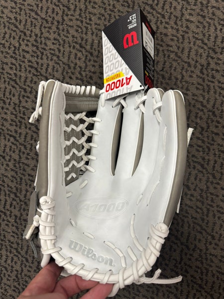 Wilson A1000 12.5” Softball Glove
