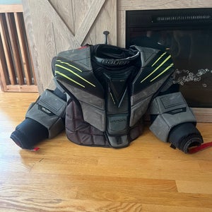 Small  Bauer Hyperlite Goalie Chest Protector (Used)