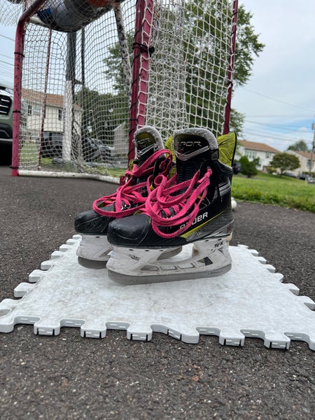 2024 Bauer Vapor X4 Hockey Skates Regular Width Size 3.5