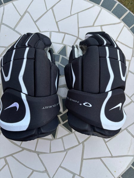 Nike quest 3 hockey gloves