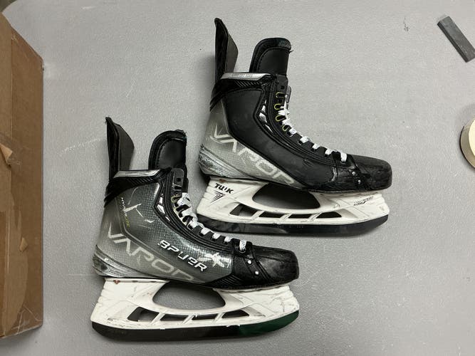 Bauer Vapor HyperLite Mens Pro Stock Size 10.5 Hockey Skates 73517 Bauer Custom Shop Shot Blocker