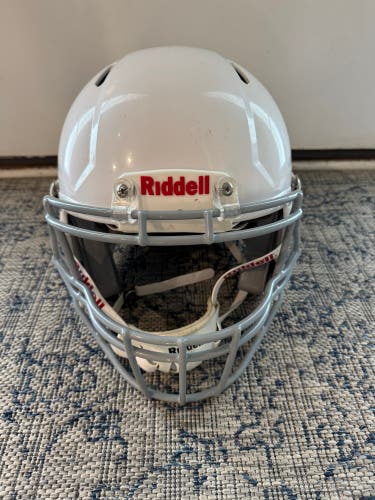 Medium Youth Riddell Speed Helmet (Used)