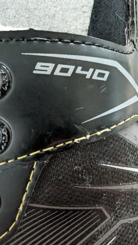 CCM Tacks 9040 Hockey Skates Regular Width 11 (Used)