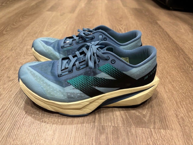 Men's 9.5 New Balance FuelCell Rebel v4 Running Shoes