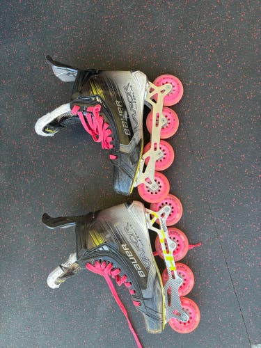 2023 Bauer Vapor Hyperlite 2 Hockey Skates 10 (Used)