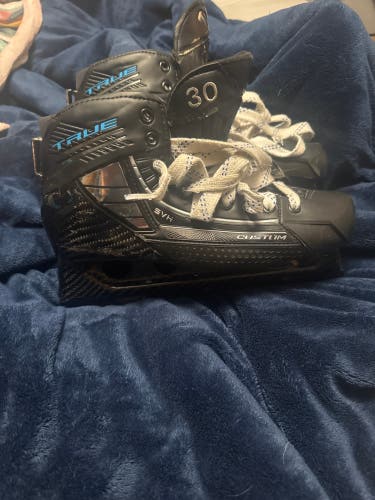 2024 True One Piece Hockey Goalie Skates Regular Width Pro Stock 10 (Used)