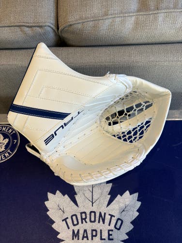 Brand New Pro Stock True Hzrdus PX4 Pro Goalie Glove 590 Murray