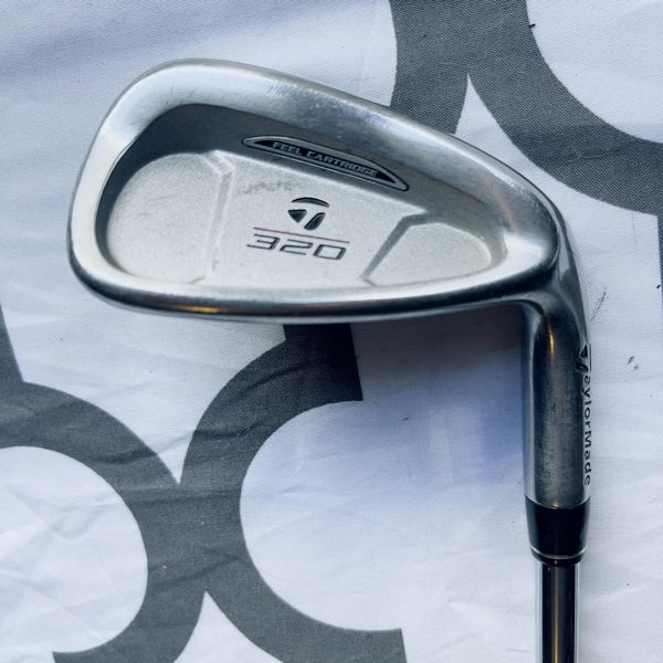 TaylorMade 320 Mens Right Handed Pitching Wedge Golf Club