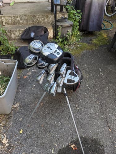 Junior Top Flite Tour Right Handed Clubs (Full Set) Regular Flex 14 Pieces (Used) with Bag and Cover