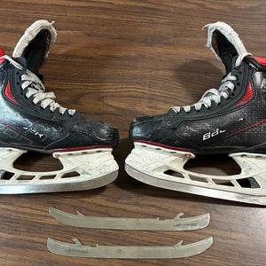 Bauer Vapor 3X Pro Hockey Skates Regular Width  Size 5 (Used)