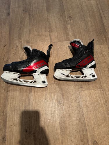2023 CCM JetSpeed FT 680 Hockey Skates Regular Width Size 6.5 (Used)
