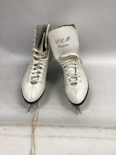 Used CCM FINESSE WomensFigure Skate White Senior 6 11851-S000036040