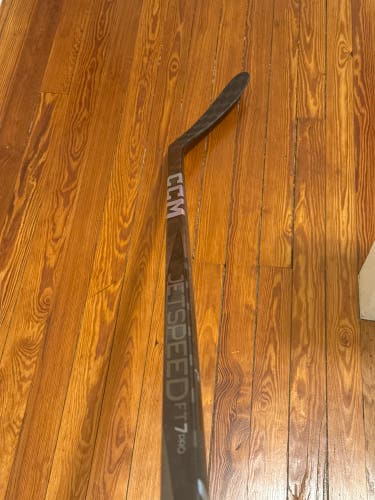 Senior CCM Jetspeed FT7 Pro Right Handed Hockey Stick P28 Pro Stock (New)